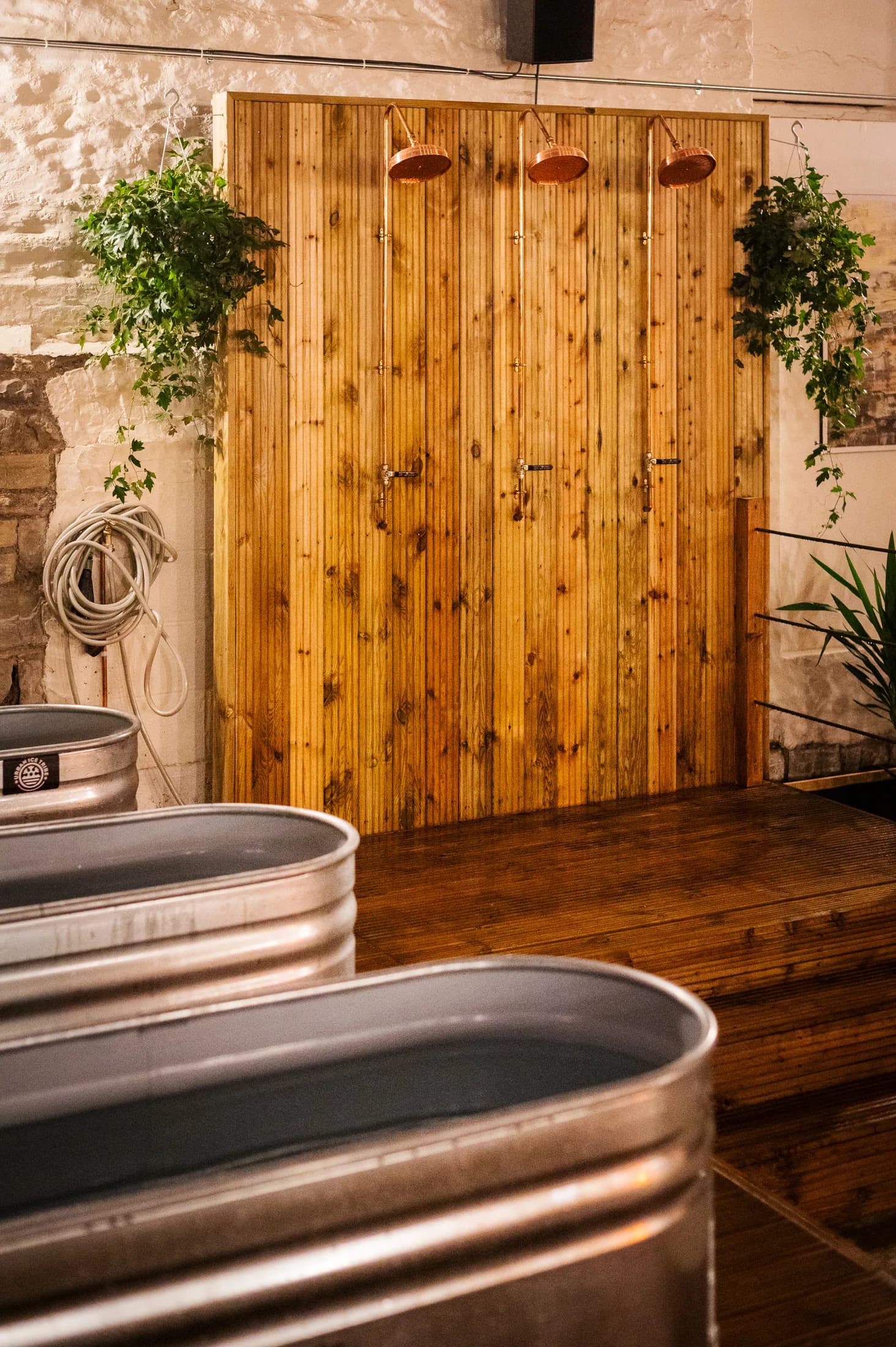 Timber walls and cold plunge pools in the contrast area